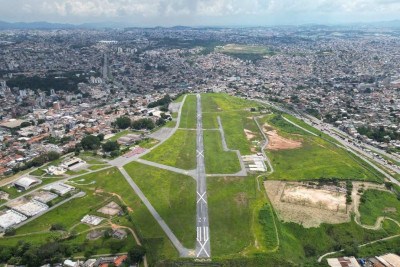 Vista aérea do Aeroporto Carlos Prates -  (crédito: @estev4m)