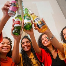 Ambev oferece 3 mil bolsas de estudo para curso de cervejaria para mulheres - Divulgação