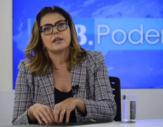 Veículo de senadora Leila Barros é leiloado por dívida com expartido
