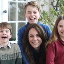 Família real publica primeira foto de Kate Middleton depois de cirurgia - Redes sociais/Reprodução