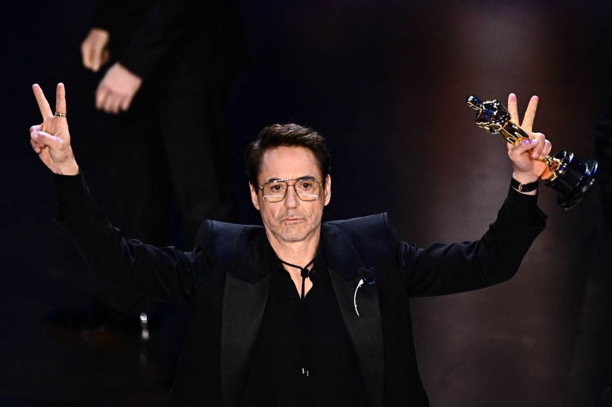 Robert Downey Jr recebeu o prêmio de melhor ator coadjuvante por seu papel em 'Oppenheimer"   