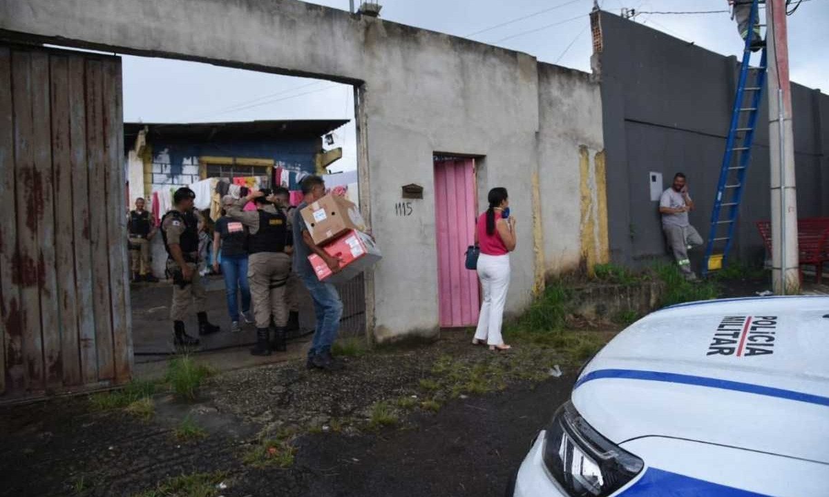 Despejo compulsório de terreno onde funcionava abrigo de animais -  (crédito:  Gladyston Rodrigues/EM/D.A Press)