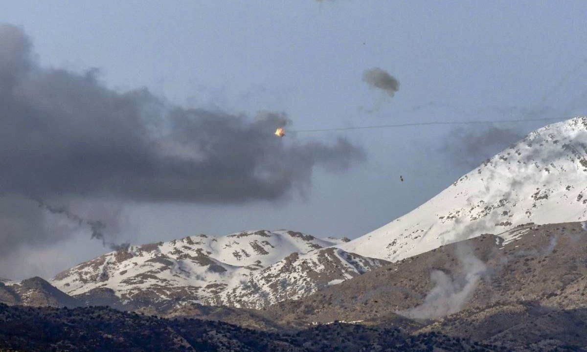  Domo de Ferro, sistema de defesa antimísseis de Israel, intercepta foguetes disparados do sul do Líbano sobre a área de Har Dove -  (crédito: Jalaa MAREY / AFP)