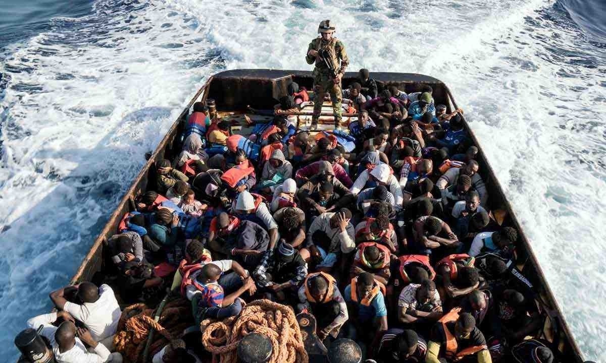 o mar Mediterrâneo, palco do mais elevado número de óbitos acumulados  -  (crédito: fotos afp)