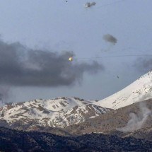 Hezbollah lança mais mais de 100 foguetes contra posições militares de Israel - Jalaa MAREY / AFP