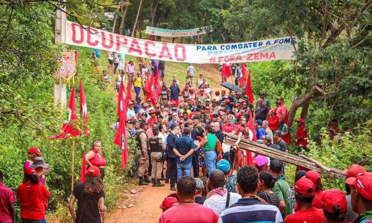 A audiência conciliatória entre envolvidos na ocupação de fazenda em Lagoa Santa, Região Metropolitana de BH, terminou sem acordo entre as partes -  (crédito: Flora Vilela/MST)