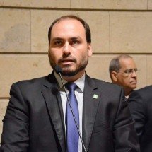 Carlos Bolsonaro ironiza Zema após fala sobre atrito com Flávio - Renan Olaz/CMRJ