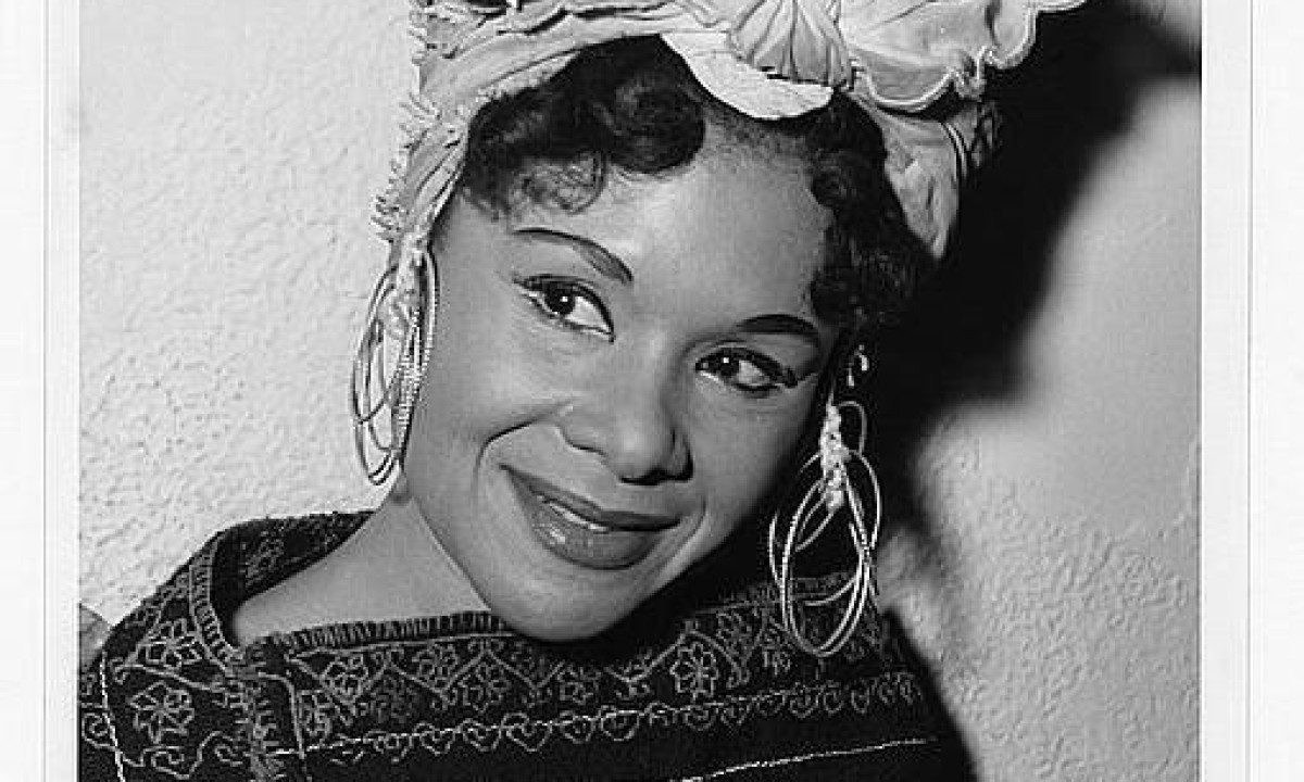 Dançarina e coreógrafa americana Katherine Dunham (1909-2006) fez um desabafo a repórteres brasileiros sobre racismo no Brasil em 1950 -  (crédito: PHYLLIS TWACHTMAN/LIBRARY OF CONGRESS)