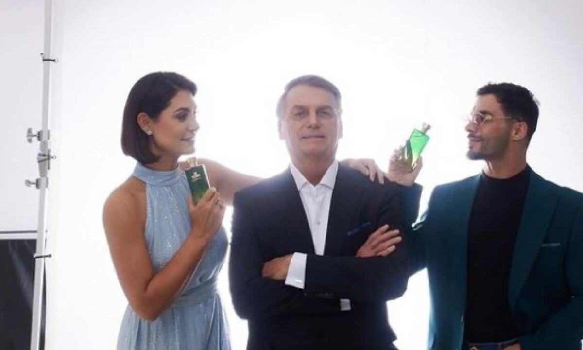 Michelle Bolsonaro, Jair Bolsonaro e Agustin Fernandes -  (crédito: Redes Sociais/Reprodução)