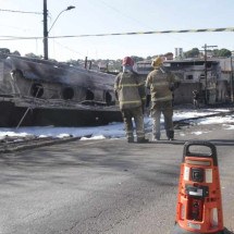 O que se sabe até agora sobre o caminhão-tanque que pegou fogo em BH? - Edesio Ferreira/EM/D.A Press