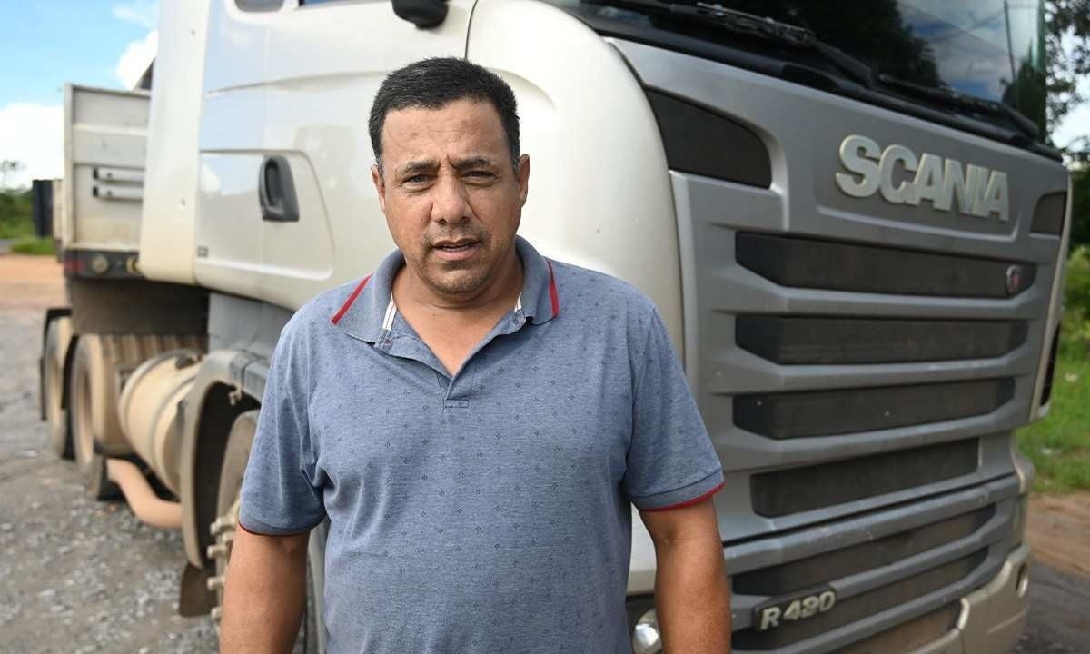  O caminhoneiro Claudinei Ferreira de Assis, de 51 anos, roda no trecho entre Lavras e São João del-Rei há 32 anos