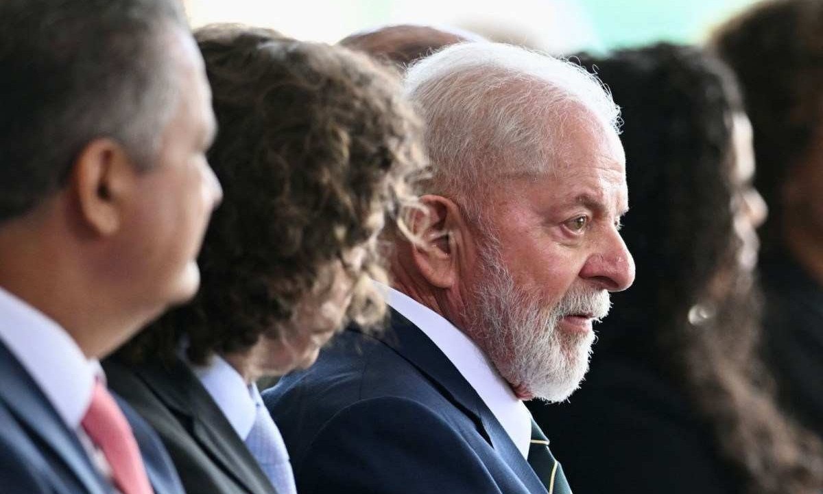 Lula, em discurso na semana passada, disse que o aumento da arrecadação federal iria ensejar uma discussão com o Congresso Nacional para elevar os gastos públicos -  (crédito: EVARISTO SA / AFP)