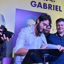  Azevedo lança pré-candidatura prometendo "bater no queixo" - Roberto Benatti/Divulgação