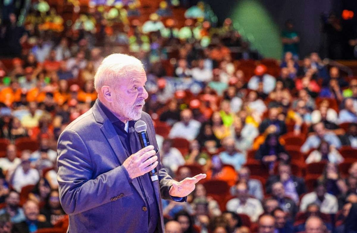 Lula pede que internautas compartilhem ações do governo: 'emprego e renda'