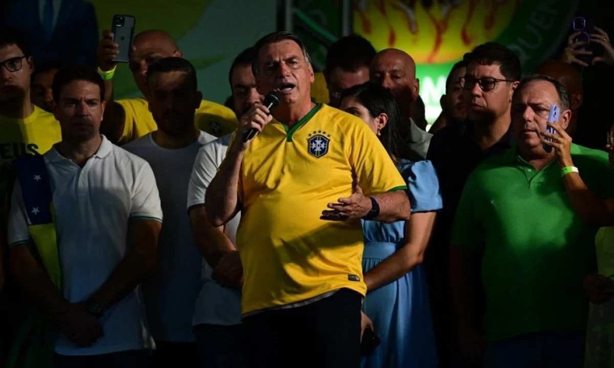 Ex-presidente Jair Bolsonaro participou do lançamento da pré-candidatura do deputado federal Ramagem à Prefeitura do Rio de Janeiro -  (crédito: Pablo Porciúncula/AFP)