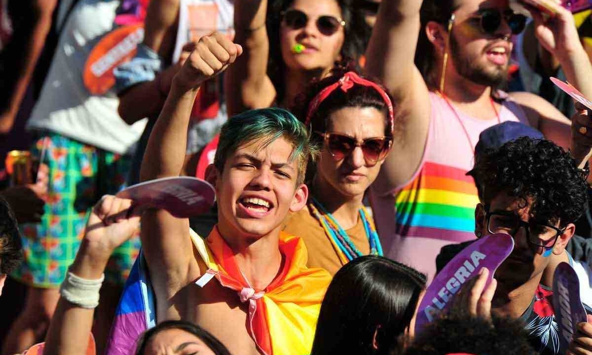 Parada do Orgulho LGBT se tornou tradição em BH, mobilizando multidões nas ruas do Centro -  (crédito: Ramon Lisboa/EM/D.A Press/14/7/19)