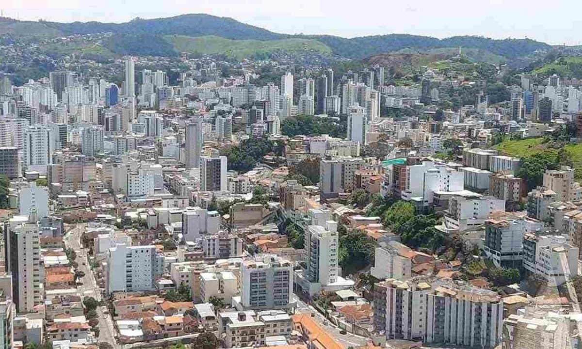 Juiz de Fora, na Zona da Mata, é o quarto município mais populoso de Minas Gerais e tem 388.696 eleitores aptos a votar no pleito deste ano, segundo o tribunal superior eleitoral

 -  (crédito: MARCOS ALFREDO/ESP. EM/D.A.PRESS)