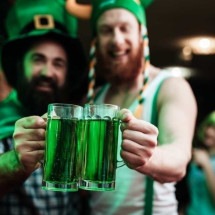 Qual a origem do Saint Patrick's Day? BH celebra a data com rock e cerveja - VGstockstudio/shutterstock.com
