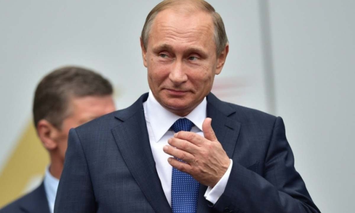 Reeleito presidente pela 5ª vez; veja quanto tempo Putin está no poder  -  (crédito: ANDREJ ISAKOVIC/AFP)
