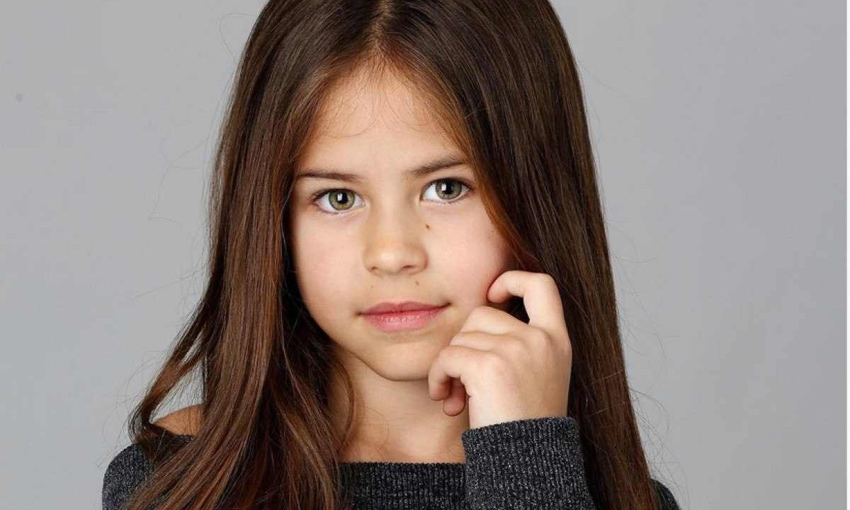 Mel Summers será Anna, menina à procura do pai desaparecido, na próxima novela infantojuvenil do SBT/Alterosa -  (crédito: Instagram/reprodução)