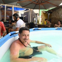 Calor em BH: bares e restaurantes têm piscina e até cachoeira para refresco - Leandro Couri/EM/D.A Press