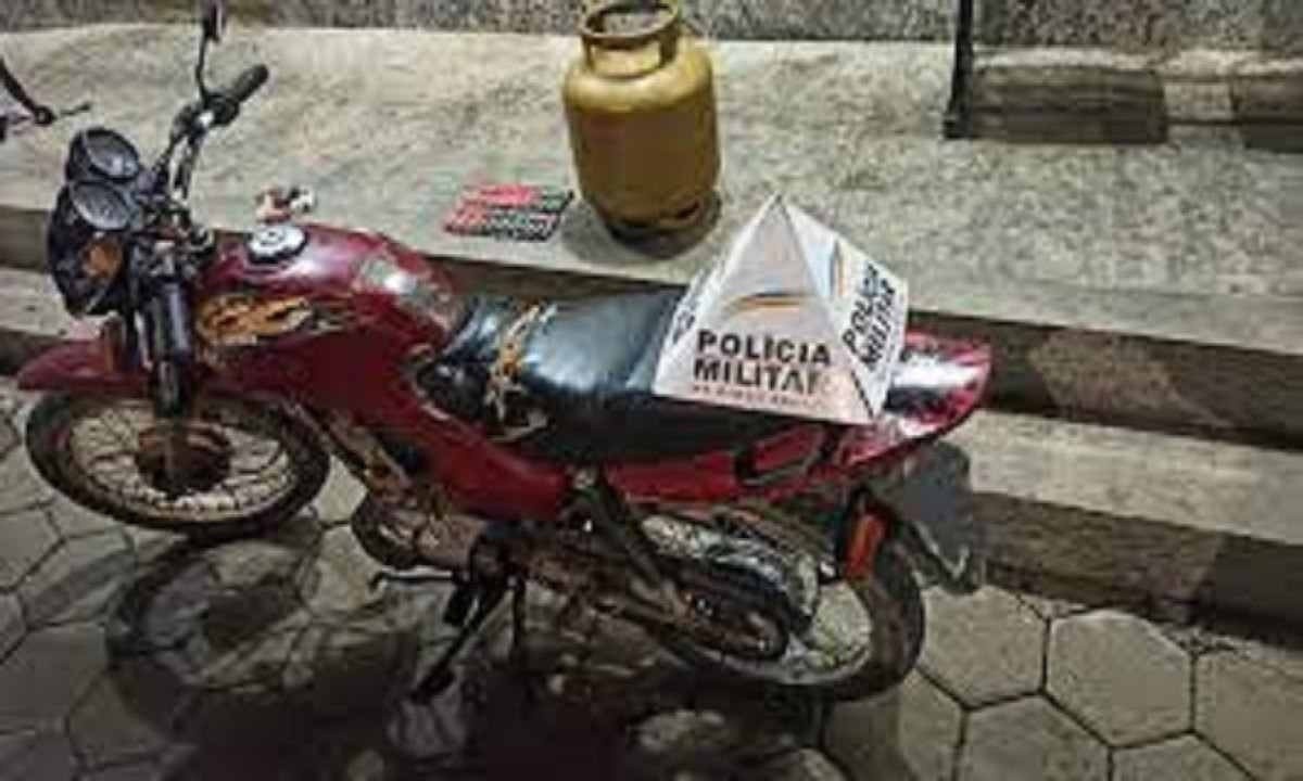 Depois de roubada, a motocicleta foi recuperada pela PM e devolvida a seu proprietário -  (crédito: PMMG)