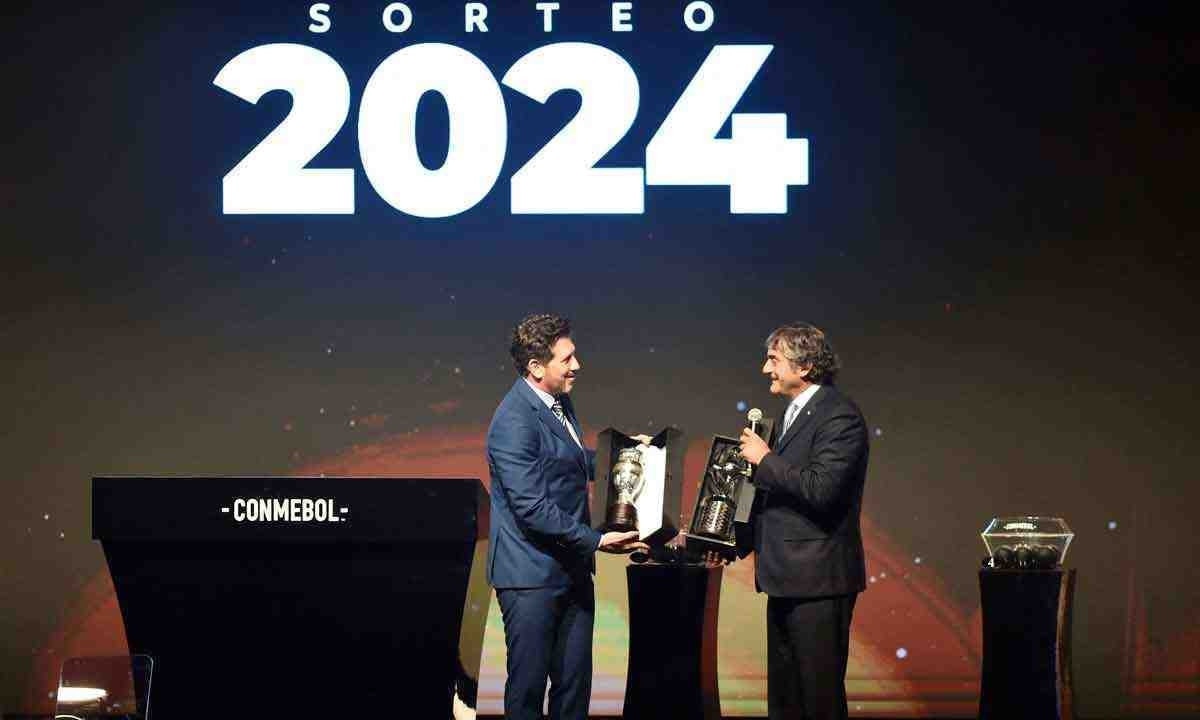 Sorteio realizado pela Conmebol nesta segunda-feira, no Paraguai, definiu os grupos de Atlético, na Libertadores, e Cruzeiro, na Sul-Americana -  (crédito: NORBERTO DUARTE / AFP)