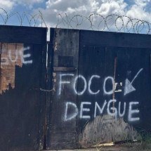 'Foco de dengue': Pichação em lote de construtora em BH faz alerta - Fábio Corrêa/EM/DA Press