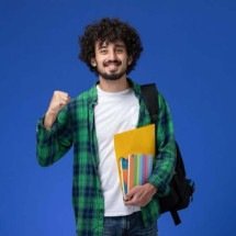 Estudantes vão receber incentivo de R$ 200 do Governo; saiba como cadastrar - Freepik