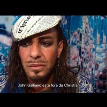 John Galliano, estilista que xingou judeus, encara queda e ascensão em documentário - Reprodução/Youtube