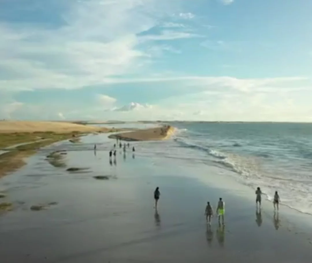 Duna de Jericoacoara está sendo tomada pelo mar - Reprodução de vídeo G1