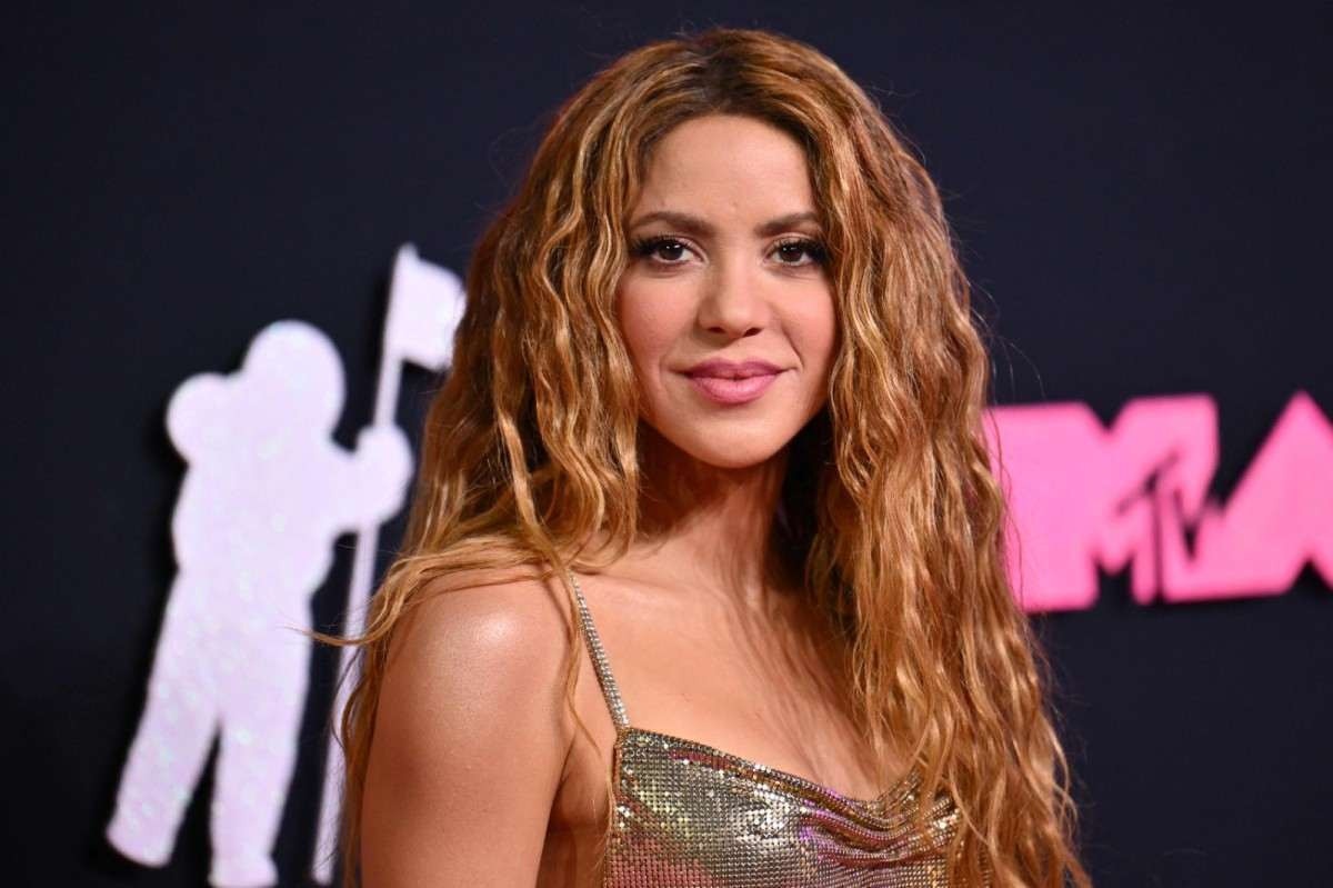 Shakira confessa que não descobriu traição de Piqué por geleia e frustra web