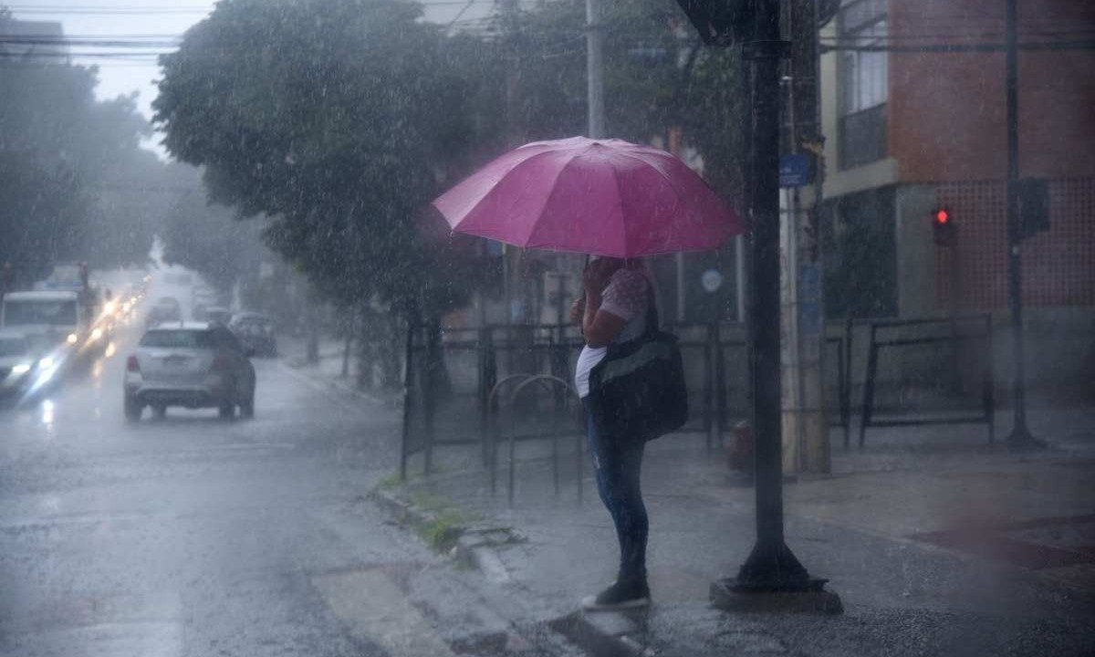 Choveu forte na madrugada desta quarta-feira (20/3) na Região Metropolitana  -  (crédito: Gladyston Rodrigues/EM/D.A Press)
