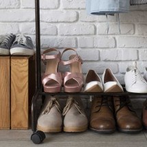 Tirar os sapatos ao entrar em casa: entenda tudo sobre o hábito - Freepik / Ilona Shorokhova