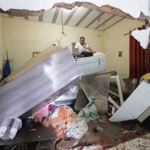 Contagem: moradores contabilizam prejuízos depois de ‘noite de terror’ com chuva - Edesio Ferreira/EM/D.A Press
