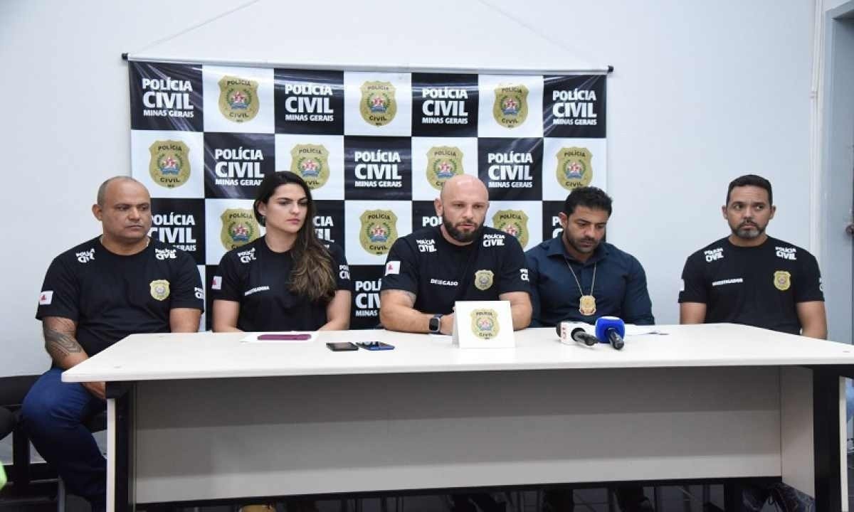 A equipe que desvendou o caso,  o Investigador Wendell Nestor; investigadora Lorena Pedrosa; delegado Felipe Freitas; delegado Gustavo Barletta e investigador Bruno Amorim -  (crédito: Gladstone Rodrigues/EM/D. A. Press)
