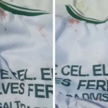 Adolescente mostra camisa suja de sangue depois de ataque à escola - Redes Sociais