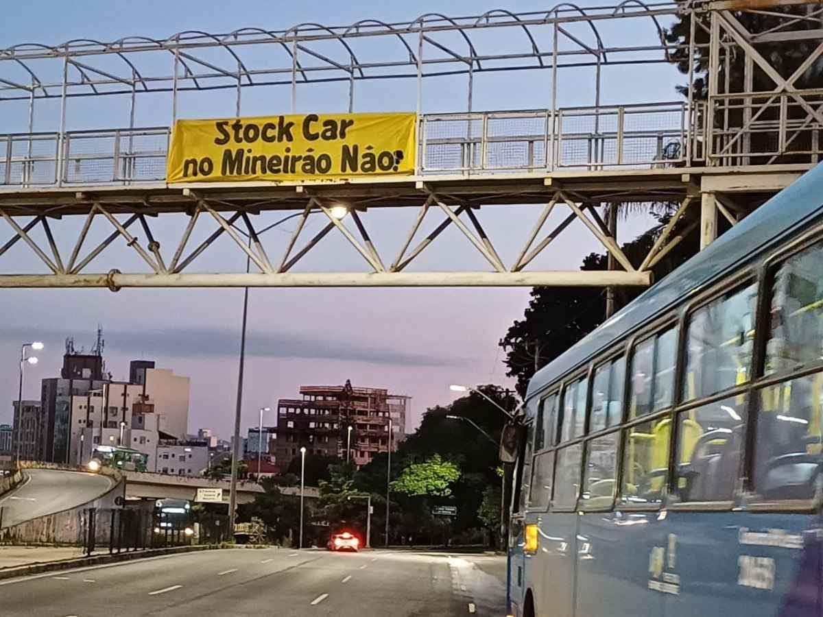 BH amanhece com faixas contra Stock Car na Pampulha