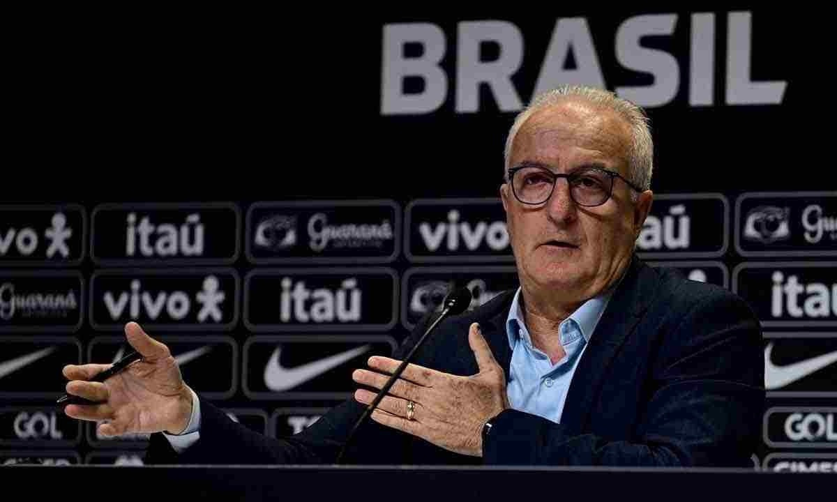 Técnico Dorival Júnior estreia no comando da Seleção Brasileira hoje contra a Inglaterra, em Wembley, templo do futebol -  (crédito: Pablo PORCIUNCULA / AFP)