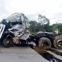 Motorista de carreta morre em batida na BR-356 em Formiga  - PMRV / Divulgação