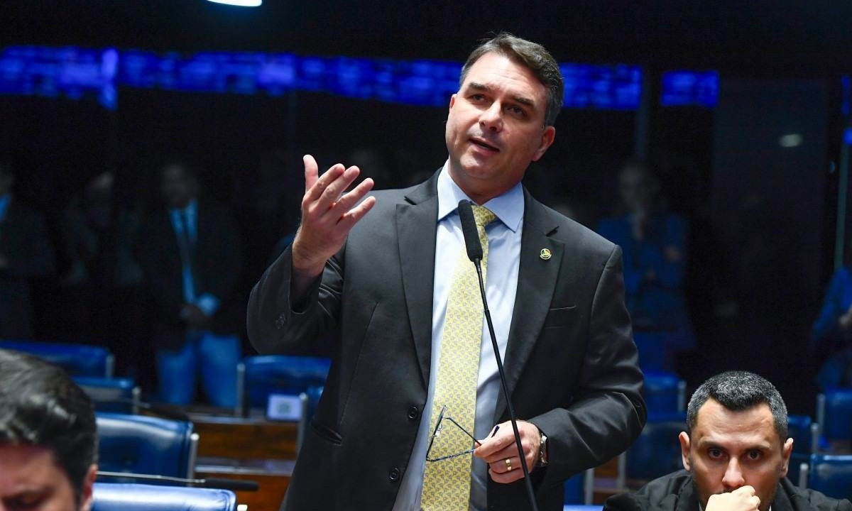  Filho 01 do ex-presidente Bolsonaro comentou a prisão de três suspeitos de serem mandantes do assassinato de Marielle -  (crédito: Roque de Sá/Agência Senado)