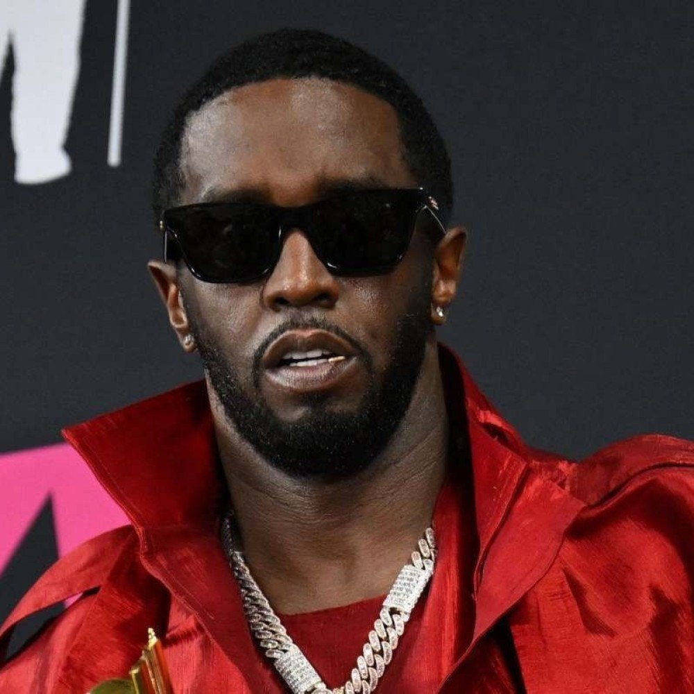 Rapper é alvo de busca e apreensão da polícia por suspeita de estupro