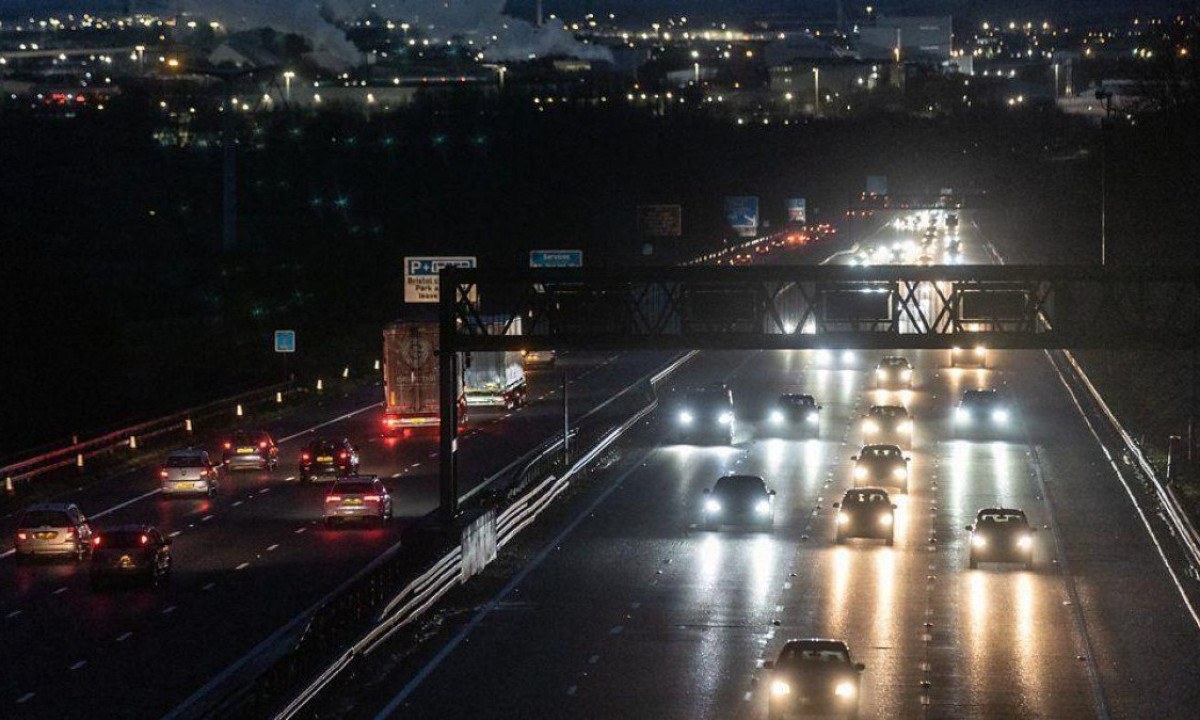 Em culturas que valorizam o automóvel, pedestres e ciclistas se sentem frequentemente estigmatizados no trânsito -  (crédito: Getty Images)