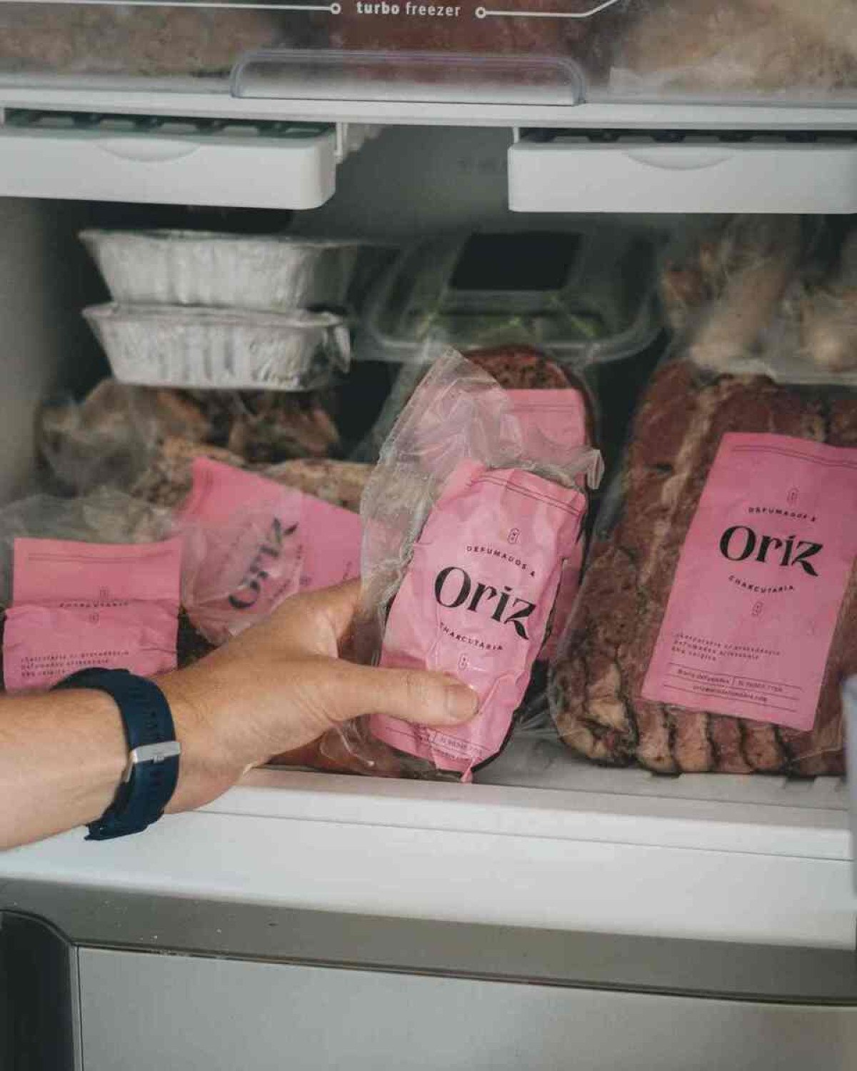 Freezer com produtos da Oriz