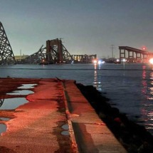 Ponte desaba após colisão de navio nos EUA - Reuters
