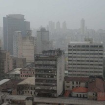Chuvas causam alagamentos e estragos na Grande BH nesta terça-feira (26) - Túlio Santos/EM/D.A Press
