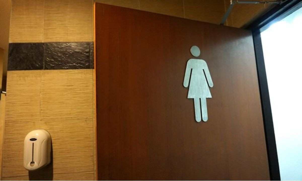 BH: mulher trans será indenizada após ser proibida de usar o banheiro feminino