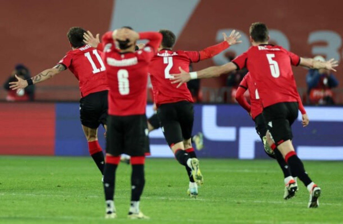 Nos pênaltis, Georgia supera Grécia e se classifica para a Eurocopa