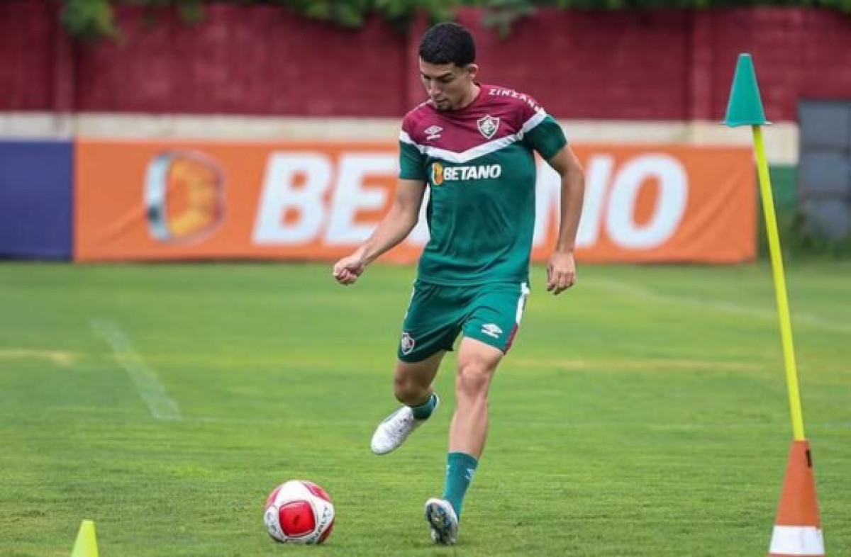 Fluminense empresta zagueiro Davi para o São José-RS