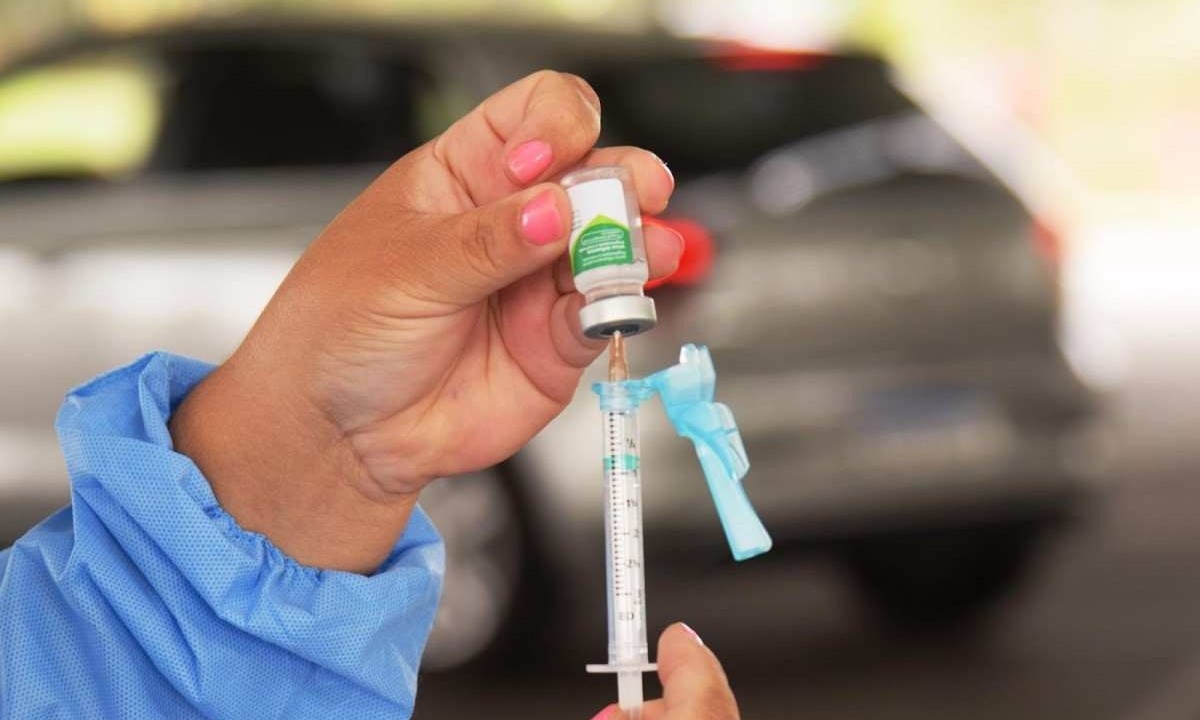 A vacina da gripe oferecida pelo Sistema Único de Saúde (SUS) é a trivalente
 -  (crédito: Américo Antoni / Divulgação / Secretaria de Estado da Saúde do Paraná)